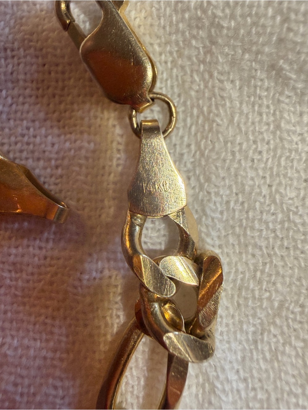 Solid 14k Gold Figaro Link Bracelet - Picture 3 of 8